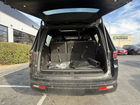 Used 2023 Jeep Wagoneer Series II w/ Convenience Group I image 27