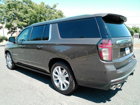 Certified 2021 Chevrolet Suburban High Country AWD/4WD image 5