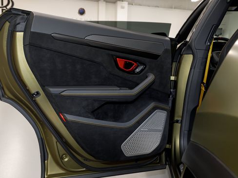 Used 2024 Lamborghini Urus Performante AWD/4WD image 61