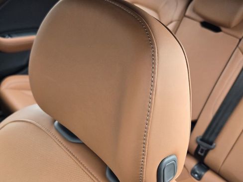 Certified 2025 Audi Q8 Prestige image 18