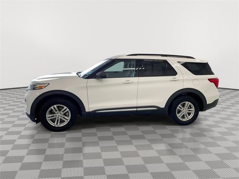 Used 2022 Ford Explorer XLT image 6