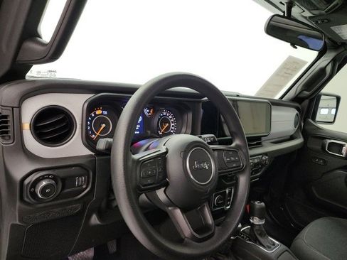 Used 2025 Jeep Wrangler Sport image 36