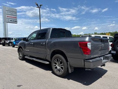 Used 2020 Nissan Titan SV w/ SV Convenience Package AWD/4WD image 5