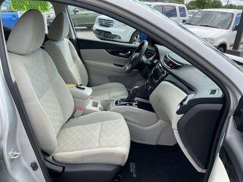 Used 2019 Nissan Rogue Sport SV AWD/4WD image 37