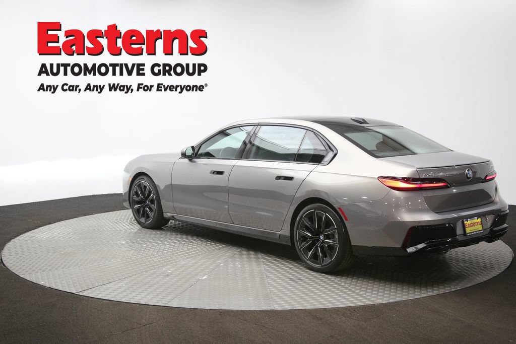 Used 2023 BMW 760i xDrive w/ Executive Package AWD/4WD image 70
