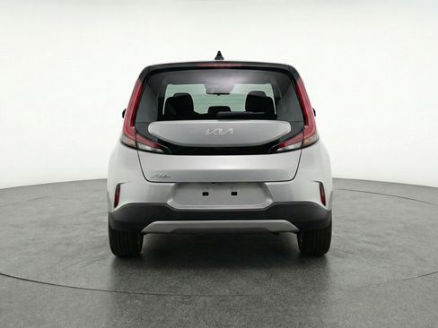 Used 2025 Kia Soul LX w/ LX Technology Package FWD image 7
