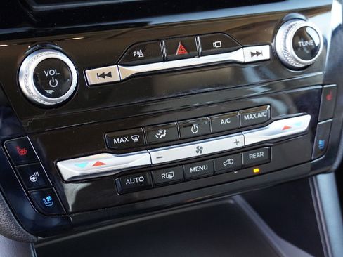 Used 2022 Ford Explorer Limited w/ Equipment Group 301A image 15