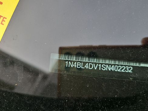 Used 2025 Nissan Altima 2.5 SV image 10