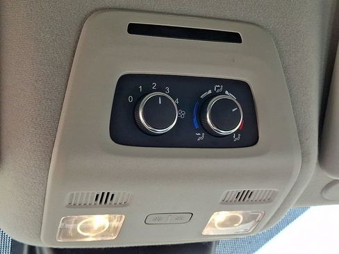 Used 2025 Ford Transit 350 XLT image 22