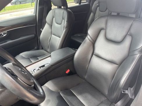 Used 2016 Volvo XC90 T6 Momentum w/ Momentum Plus Package AWD/4WD image 10