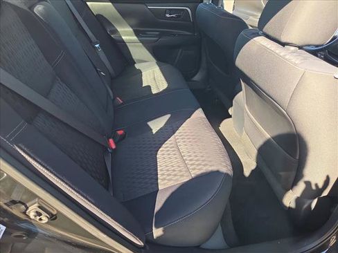 Used 2018 Nissan Altima 2.5 SV FWD image 18