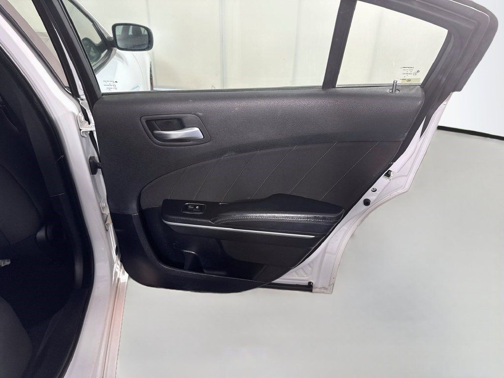 Used 2022 Dodge Charger SXT RWD image 25