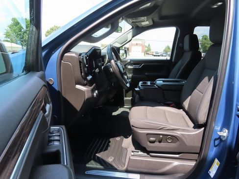 Used 2024 Chevrolet Silverado 1500 LT image 18