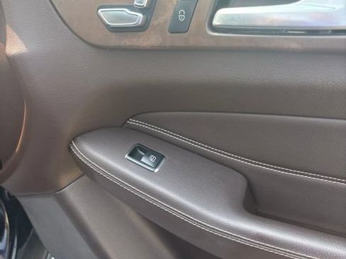 Used 2019 Mercedes-Benz GLS 450 4MATIC image 31