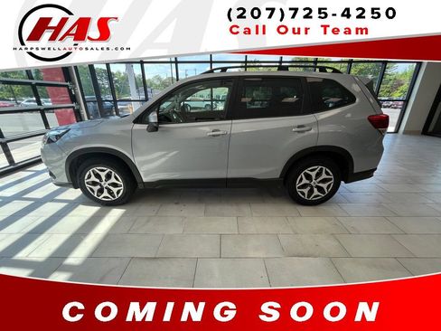 Used 2023 Subaru Forester Premium AWD/4WD image 2