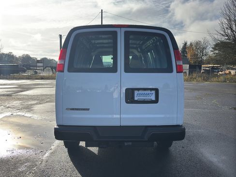 New 2025 Chevrolet Express 3500 image 28