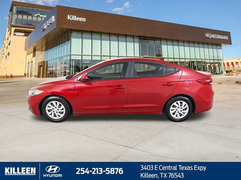 Used 2018 Hyundai Elantra SE w/ Cargo Package image 4