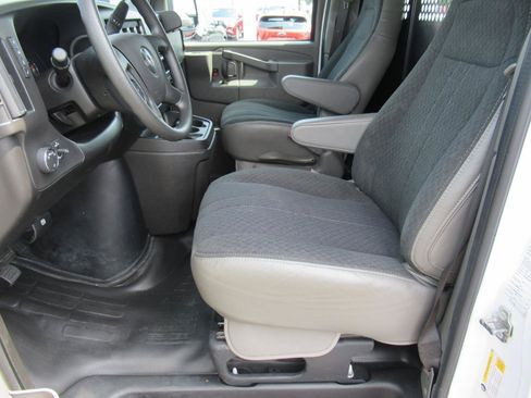 Used 2025 GMC Savana 2500 w/ Driver Convenience Package RWD image 23