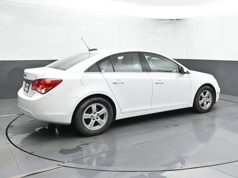 Used 2015 Chevrolet Cruze LT FWD image 2