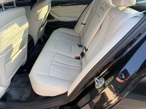 Used 2017 BMW 530i RWD image 11