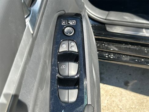 New 2025 Nissan Altima 2.5 SL image 12