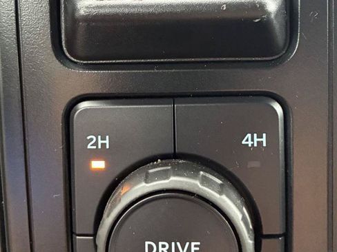 Used 2024 Ford F150 XLT AWD/4WD image 25