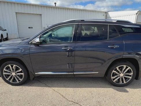 Used 2019 GMC Terrain Denali w/ Advanced Safety Package image 40