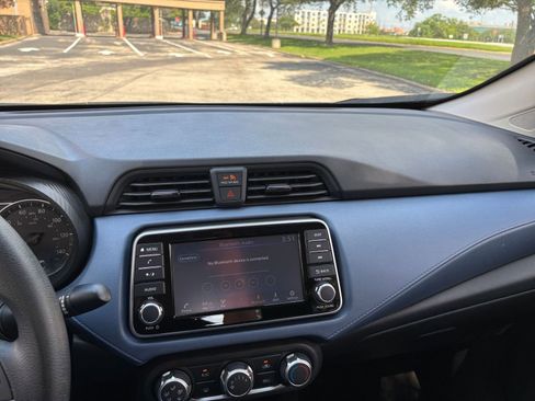 Used 2025 Nissan Versa SV FWD image 17