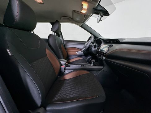 Used 2023 Nissan Kicks SR image 28