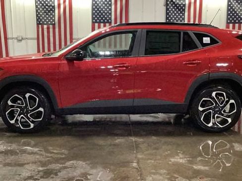 New 2026 Chevrolet Trax RS w/ Sunroof Package FWD image 3