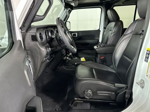 Used 2023 Jeep Wrangler Unlimited Sahara image 10