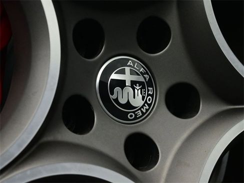 Used 2022 Alfa Romeo Stelvio Ti image 54