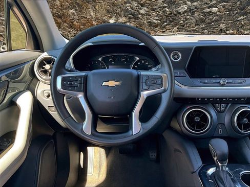 Used 2022 Chevrolet Blazer LT image 4