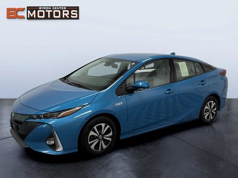 Used 2019 Toyota Prius Prime Advanced w/ Carpet Mat Package FWD image 1