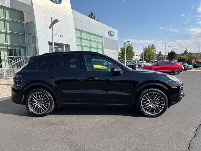 Used 2023 Porsche Cayenne Platinum Edition AWD/4WD image 26