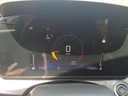 Used 2025 Chevrolet Trax ACTIV w/ Sunroof Package FWD image 24