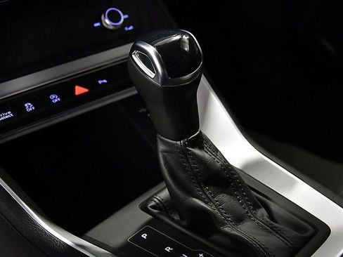 Used 2025 Audi Q3 2.0T Premium image 23