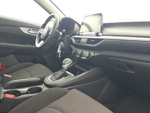 Used 2023 Kia Forte LXS w/ LXS Technology Package FWD image 17