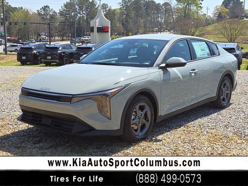 New 2026 Kia K4 LXS image 1
