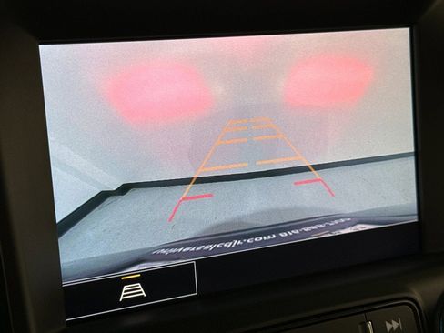 Used 2022 GMC Terrain SLT image 9