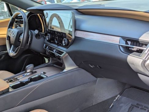 Used 2025 Lexus RX 350 Premium w/ Accessory Package (Z1) image 21