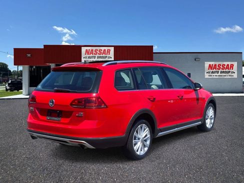 Used 2017 Volkswagen Golf Alltrack SE AWD/4WD image 4
