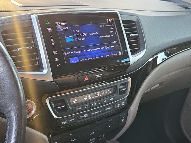 Used 2016 Honda Pilot Touring image 12