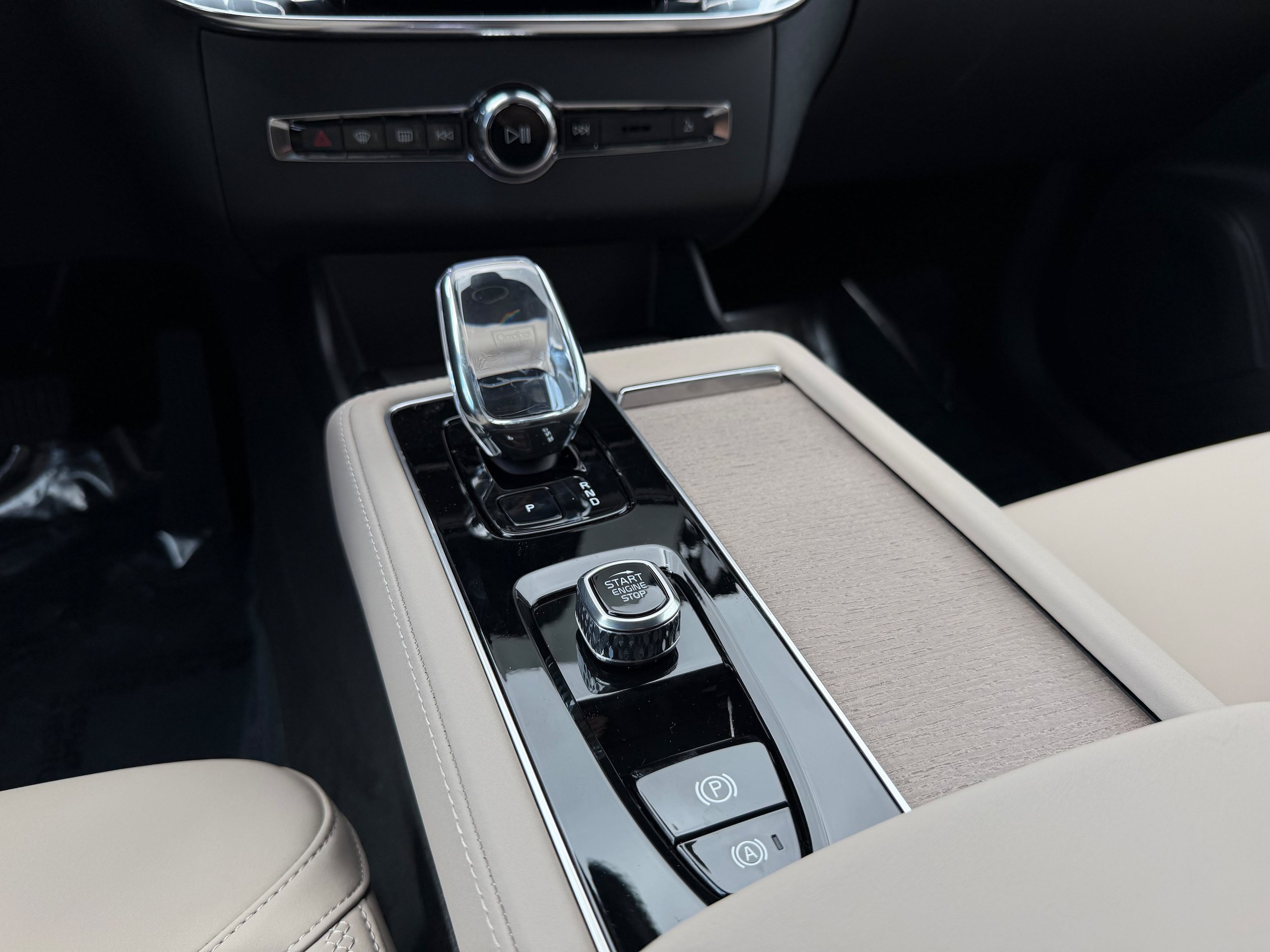 New 2026 Volvo XC90 T8 Plus AWD/4WD image 14