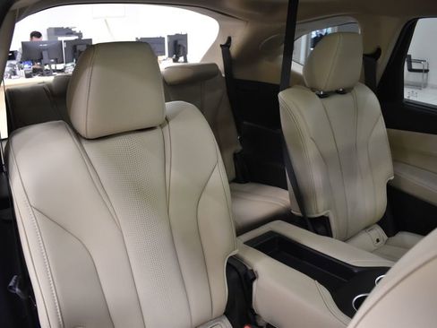 Used 2025 Acura MDX w/ Technology Package image 34