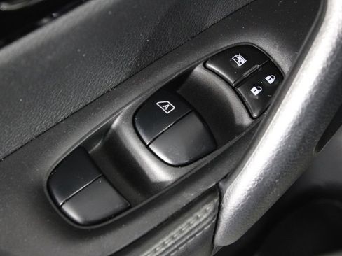 Certified 2021 Nissan Rogue Sport SL FWD image 22