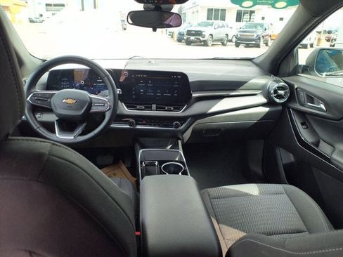 Used 2025 Chevrolet Equinox LT AWD/4WD image 18