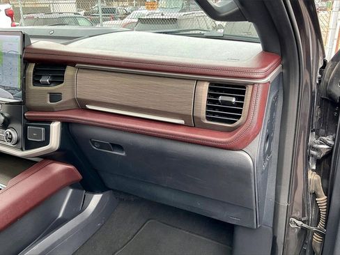 Certified 2024 Ford Expedition Limited image 15