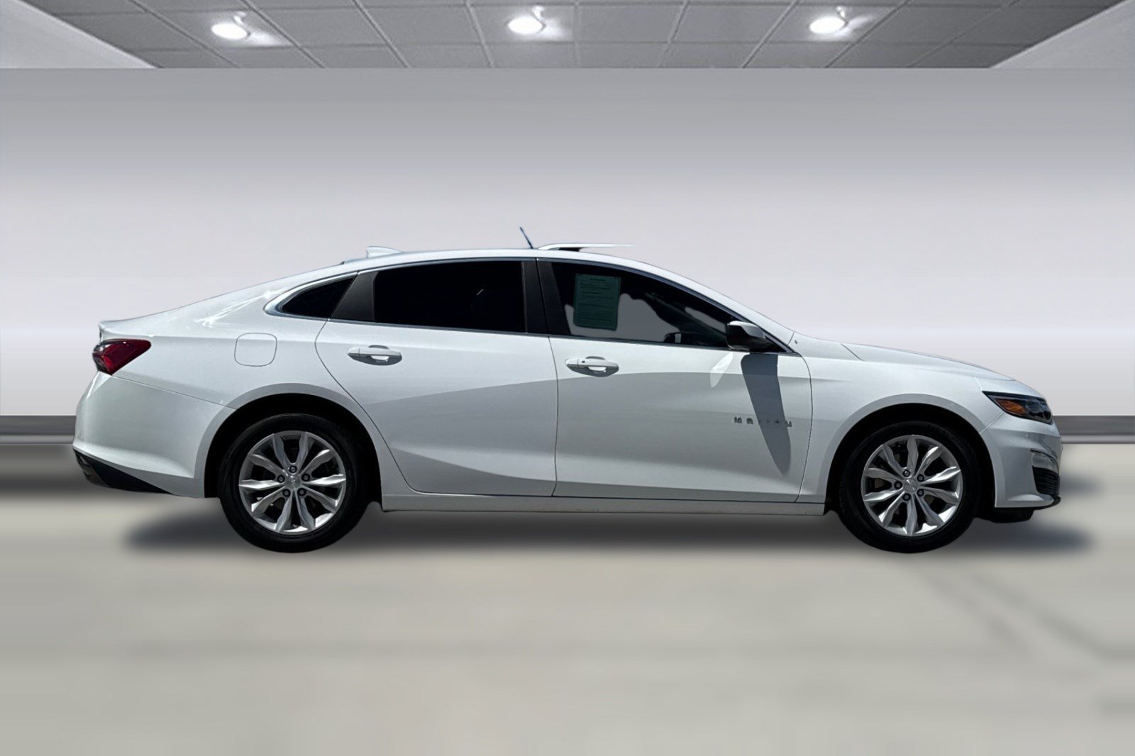 Used 2019 Chevrolet Malibu Hybrid w/ Leather Package FWD image 8