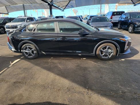 Used 2025 Kia K4 LXS image 4